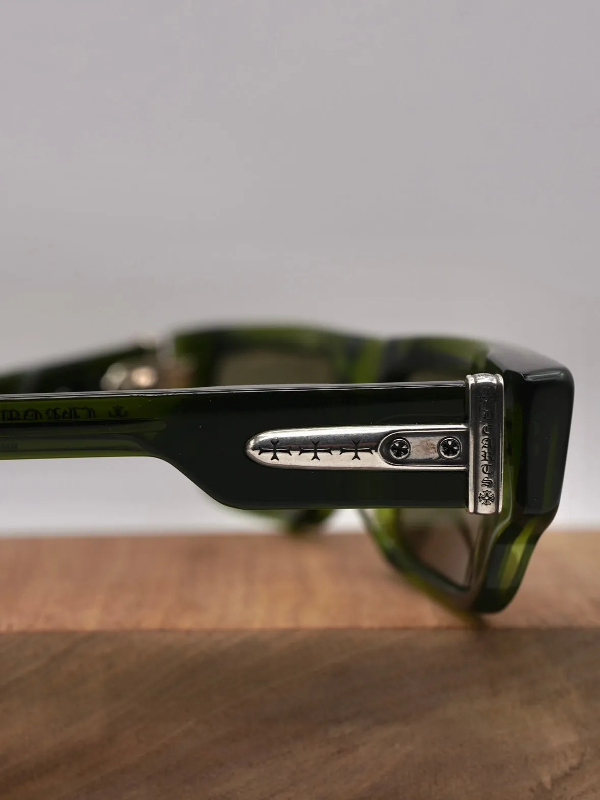 CHROME HEARTS GIRTHQUAKE GREEN SUNGLASSES