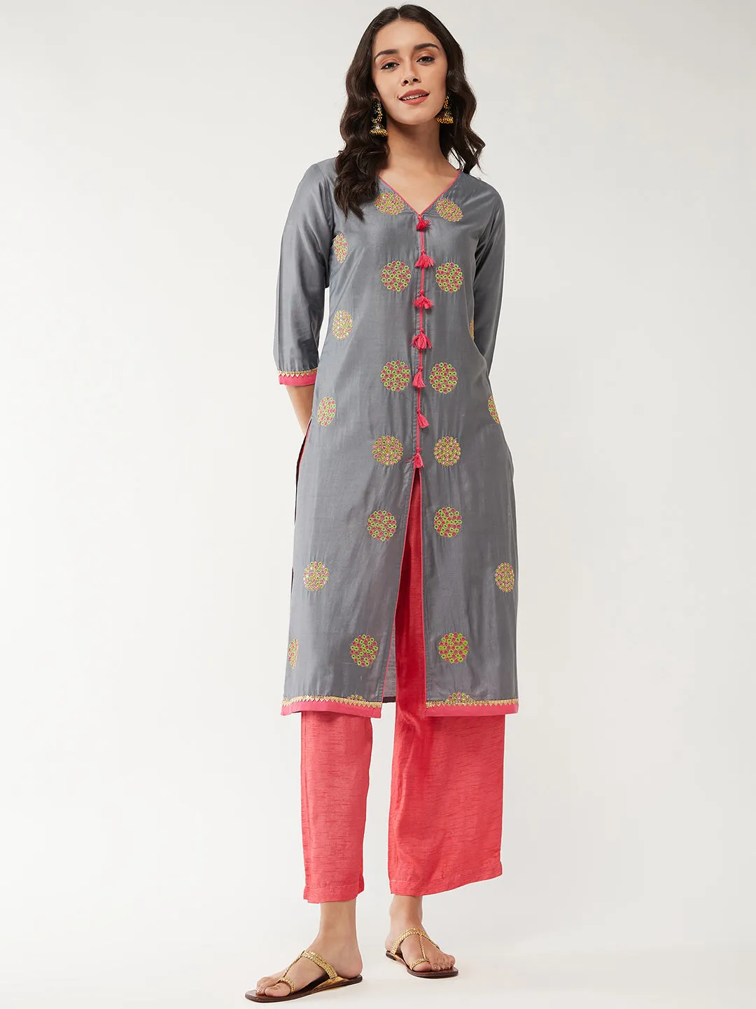 Fusion Embroidered Round Allover Buti Kurta