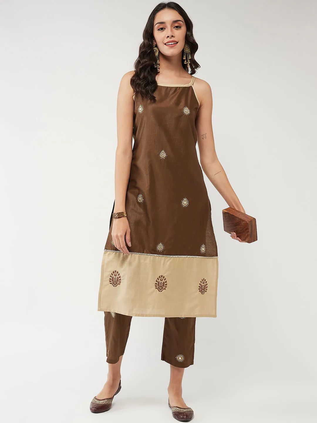 Fusion Embroidered Sleeveless Color-Blocked Kurta