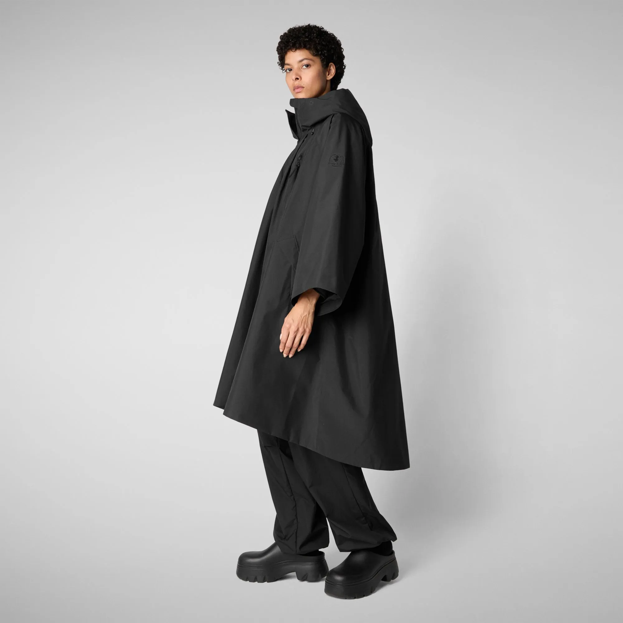 Women's cape kira in black